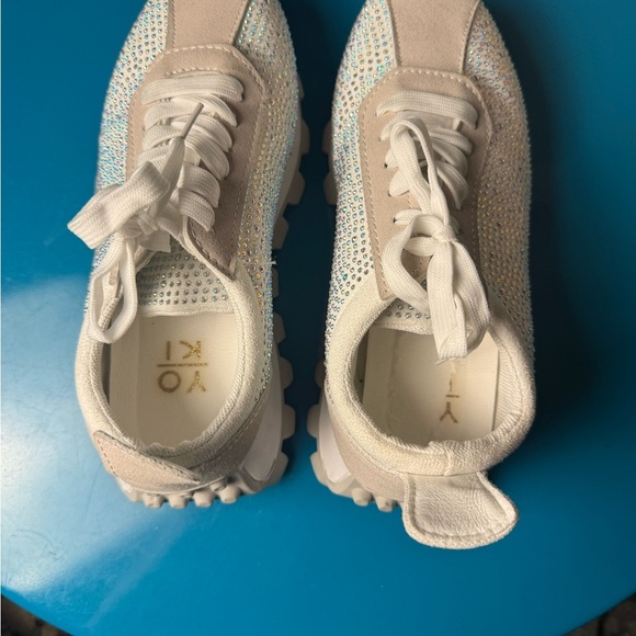 Yoki White Sparkling Sneakers with Textured Design - Picture 5 of 11